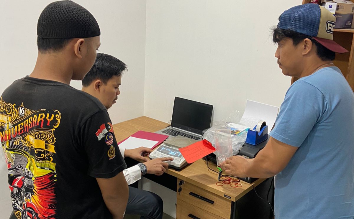 Polres Batang Hari Periksa Emas Hasil Curian di Pegadaian Muara Bulian